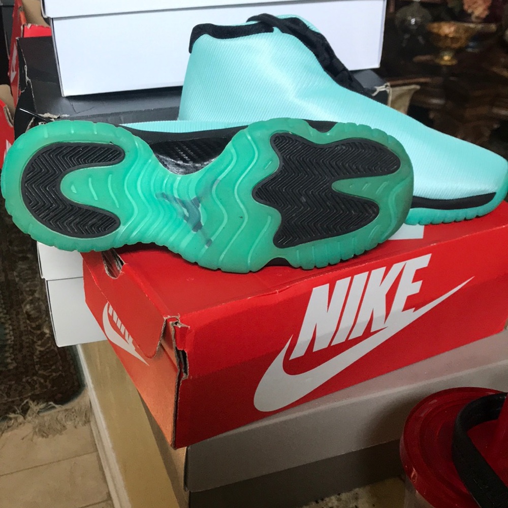 Jays - Picture 2 of 2